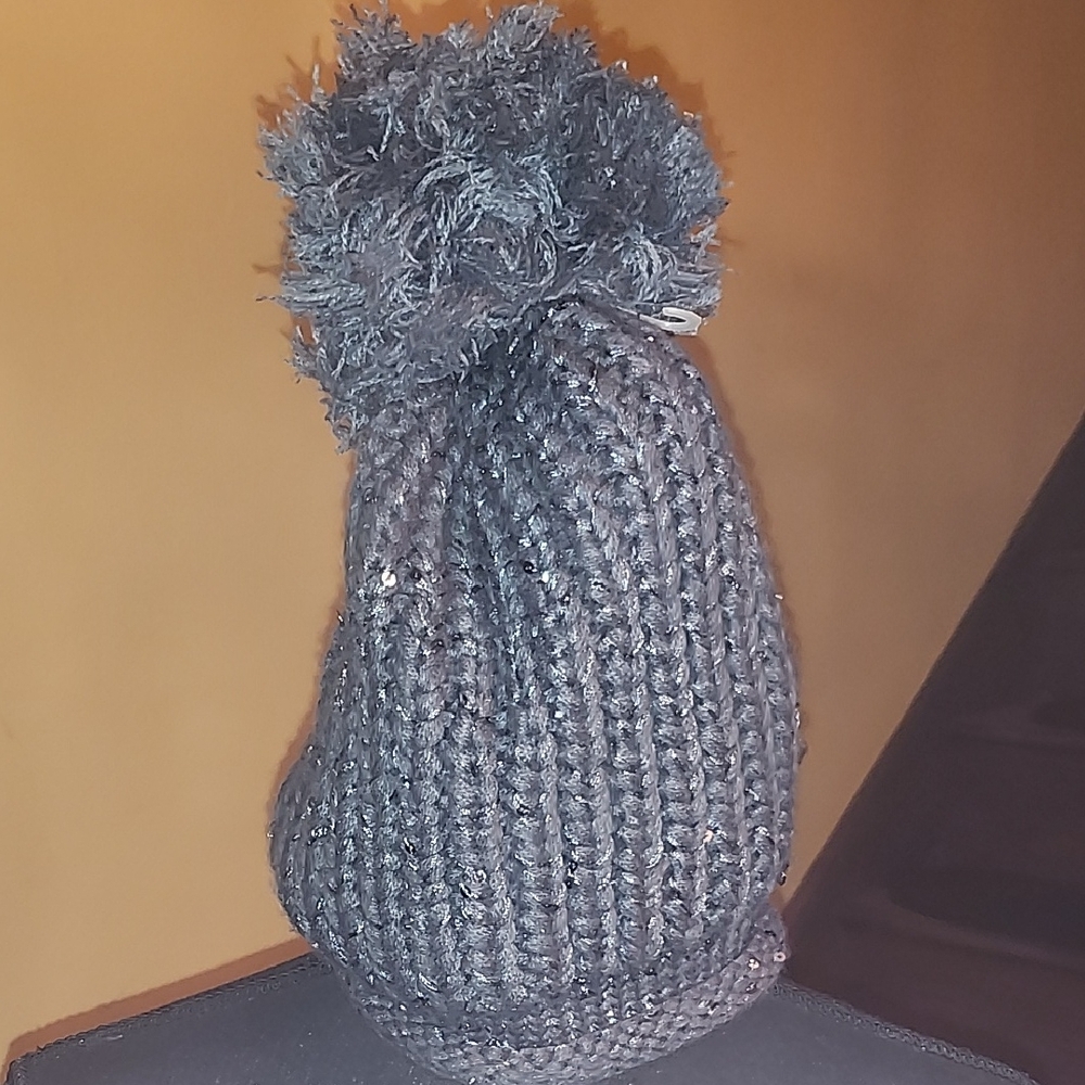 Gray Chunky Knit Pom-Pom Hat